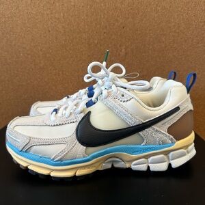 Size 6W / 4.5M - Nike Air Zoom Vomero 5 Designed by Japan HF4524-111